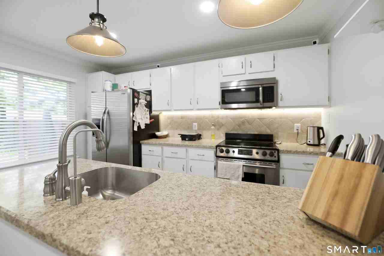 1463 Black Rock Tpke #3 - Photo 4 of 15