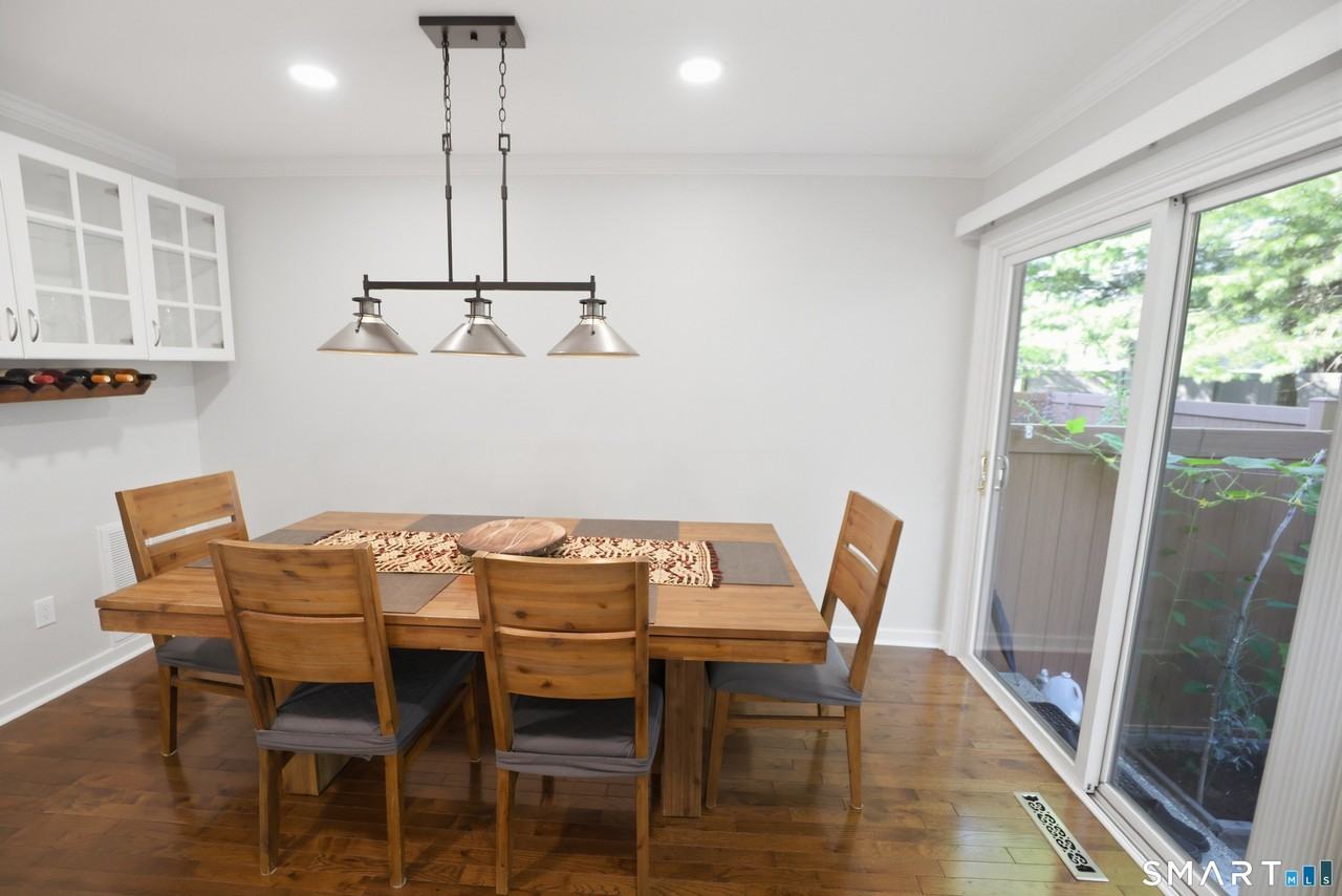 1463 Black Rock Tpke #3 - Photo 5 of 15
