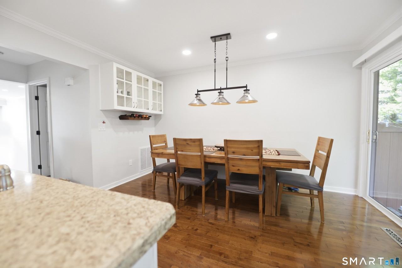 1463 Black Rock Tpke #3 - Photo 6 of 15