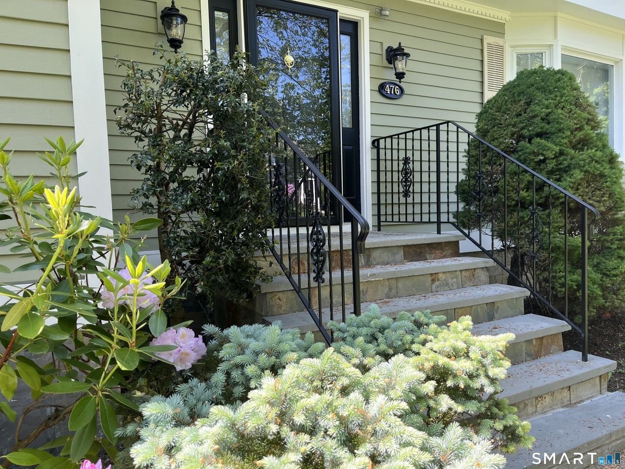 476 Wilson St - Photo 2 of 22