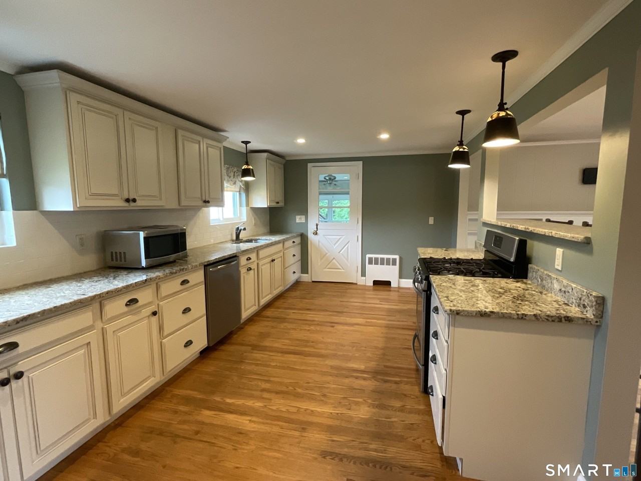 25 Medford St - Photo 6 of 19
