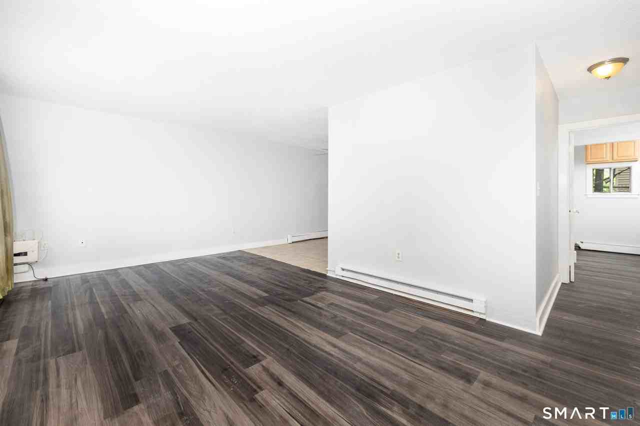 37 Enfield St - Photo 2 of 24