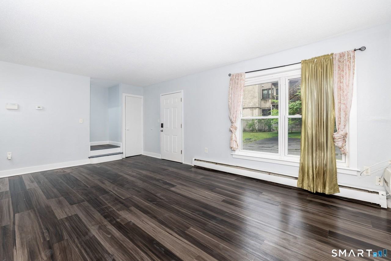 37 Enfield St - Photo 4 of 24