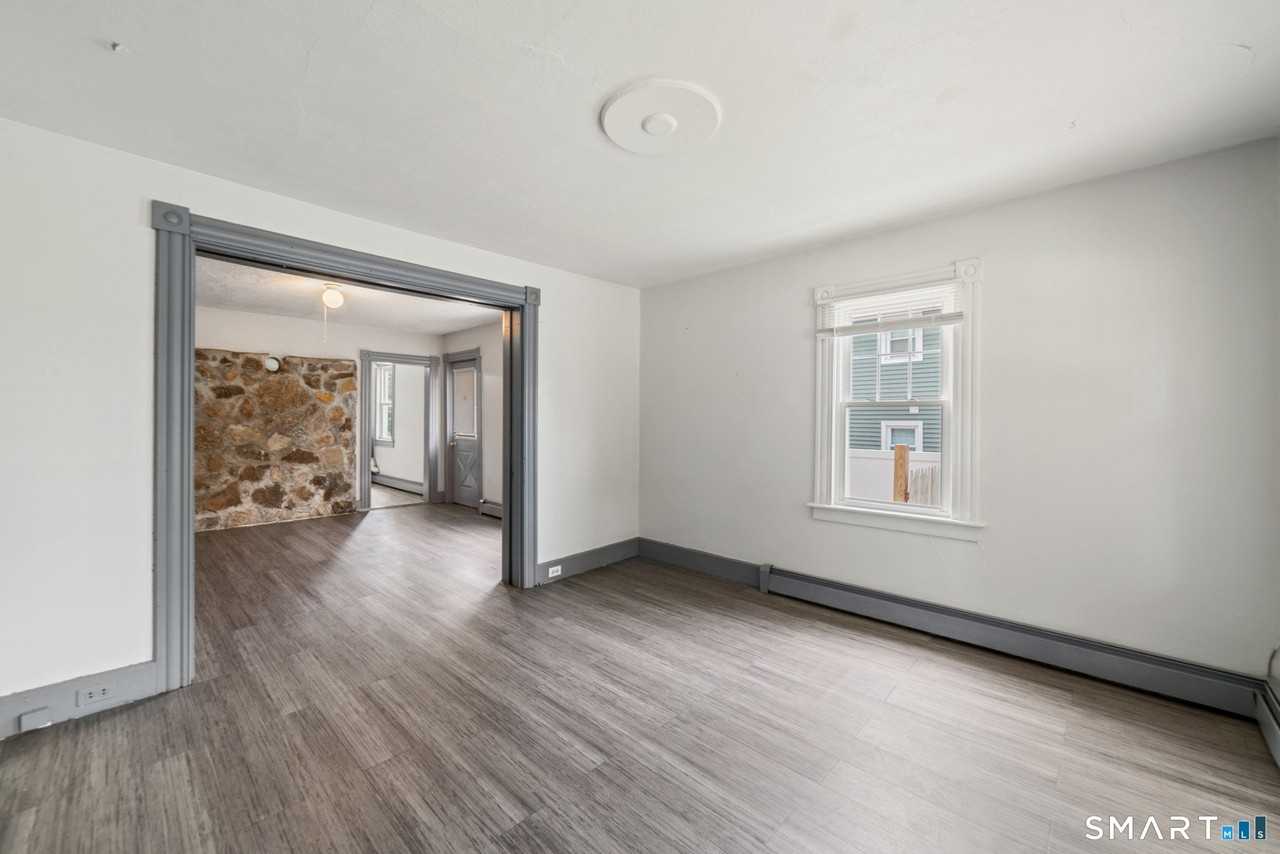 66 Pearl St - Photo 2 of 33