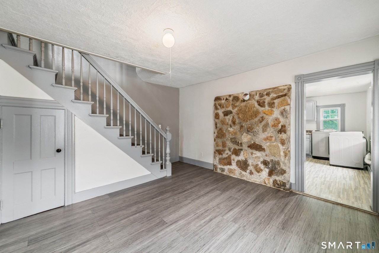 66 Pearl St - Photo 5 of 33