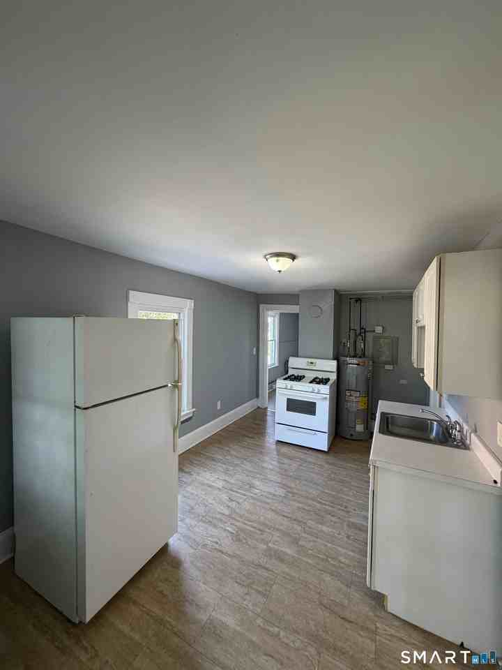 22 Hawthorne St #3 - Photo 2 of 13