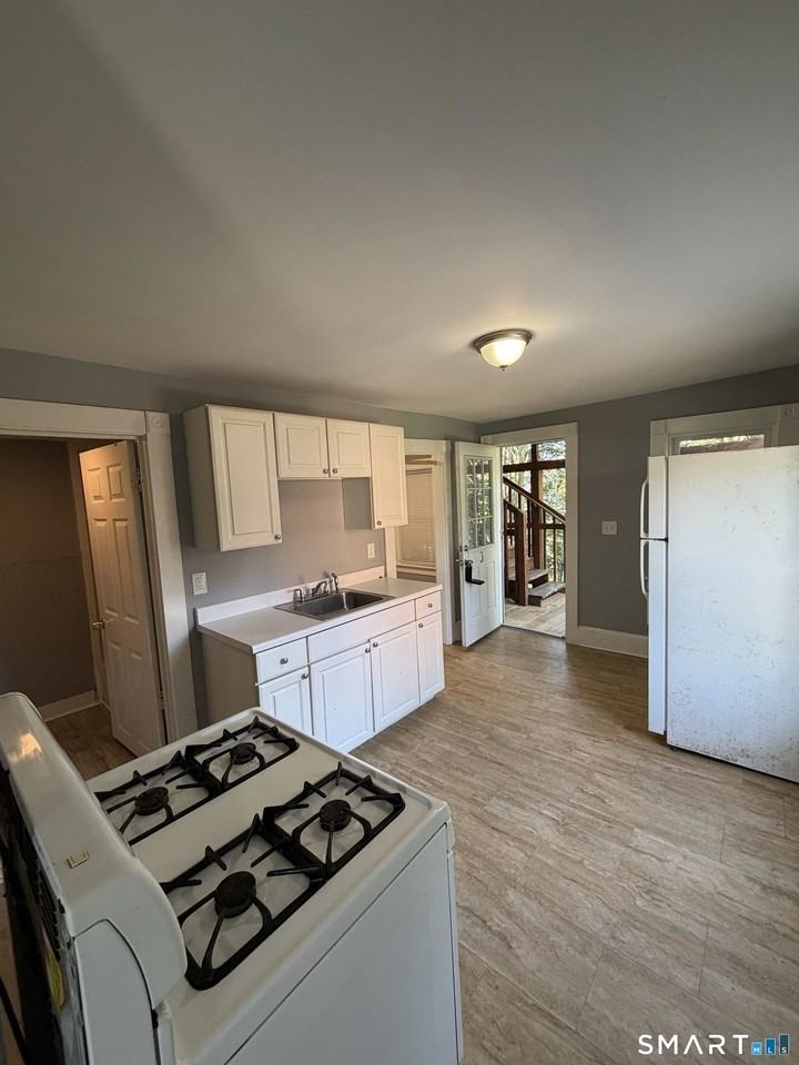 22 Hawthorne St #3 - Photo 3 of 13