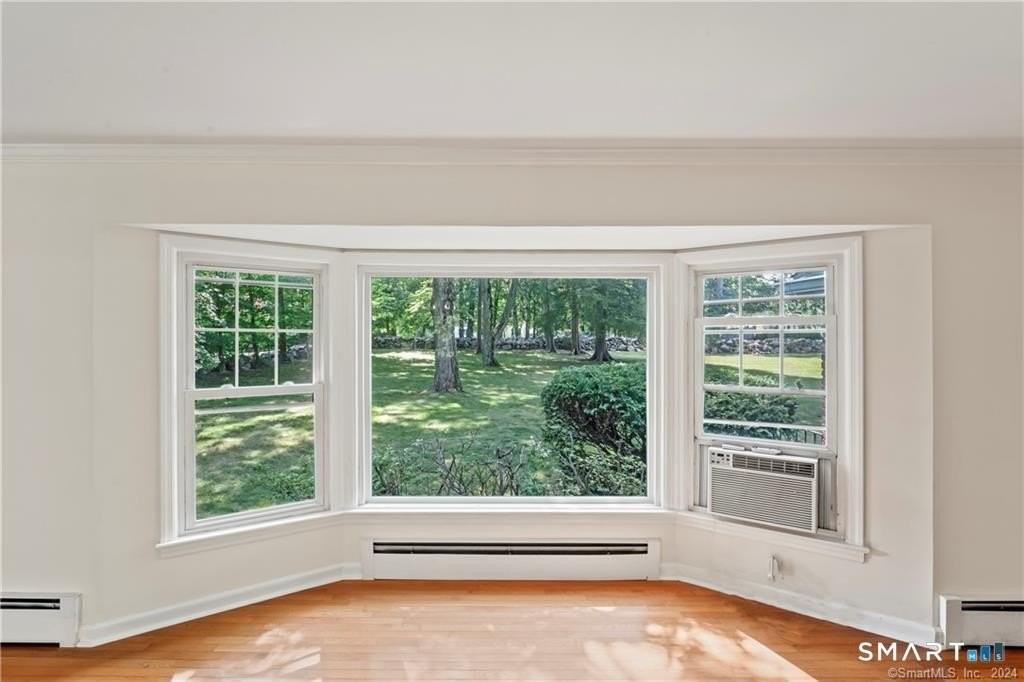791 Newfield Ave - Photo 3 of 37