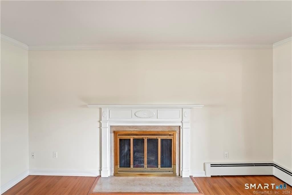 791 Newfield Ave - Photo 6 of 37