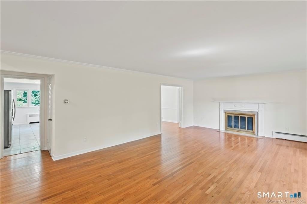 791 Newfield Ave - Photo 7 of 37