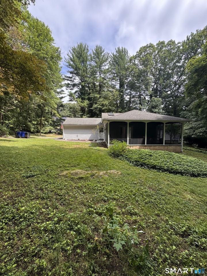 8 Midwood Rd - Photo 4 of 23