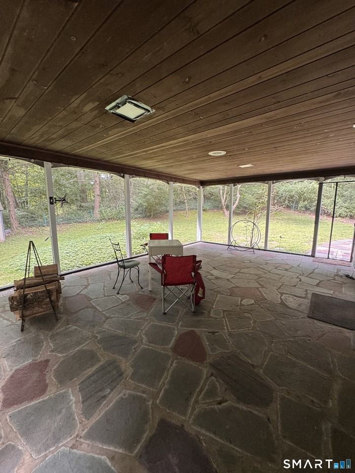 8 Midwood Rd - Photo 6 of 23