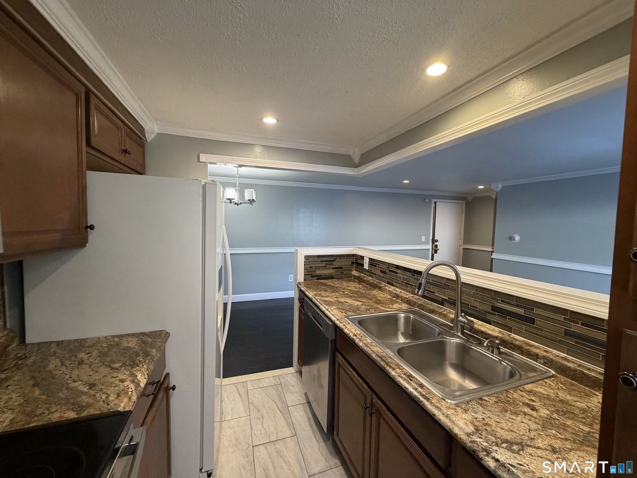509 Burnside Ave #A9 - Photo 3 of 11