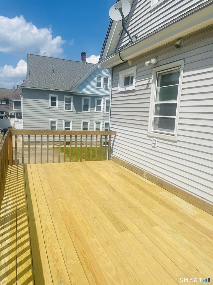 33 Holbrook St - Photo 2 of 12