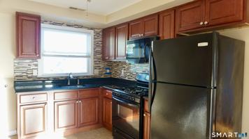 featured image of 2830 Sampson St #4