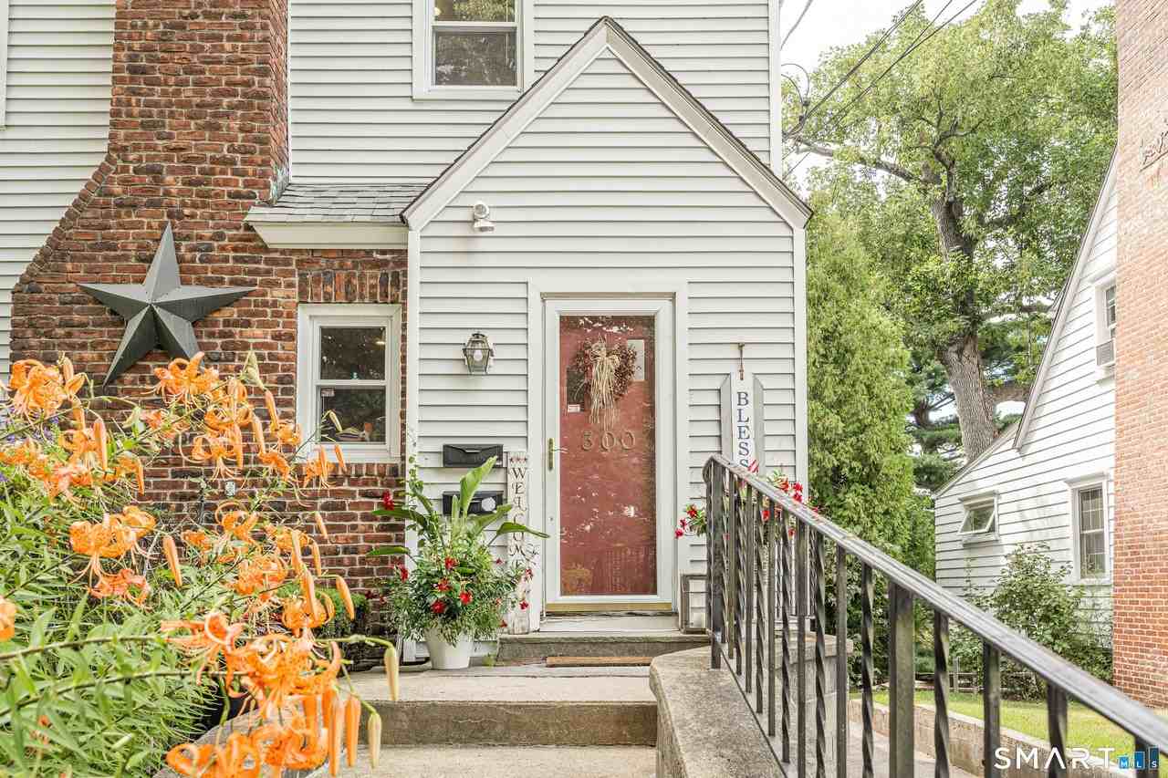 300 Hubbard Ave - Photo 3 of 31