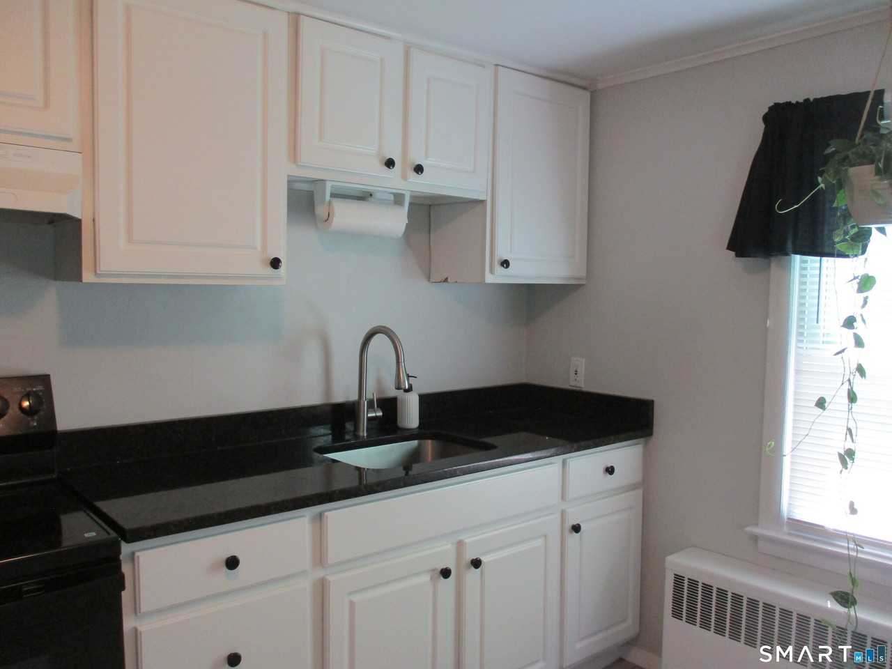 29 Holmeslea Ct #4 - Photo 3 of 14