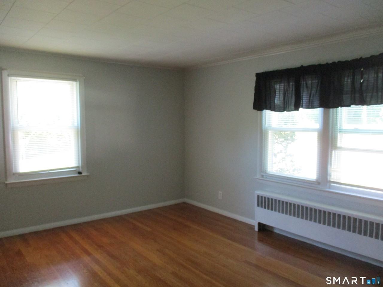 29 Holmeslea Ct #4 - Photo 6 of 14