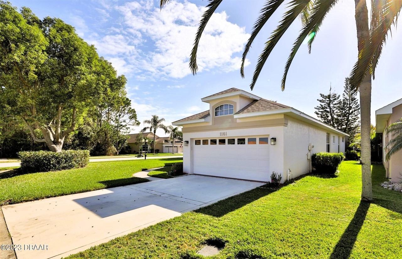 1161 Siesta Key Cir - Photo 4 of 40