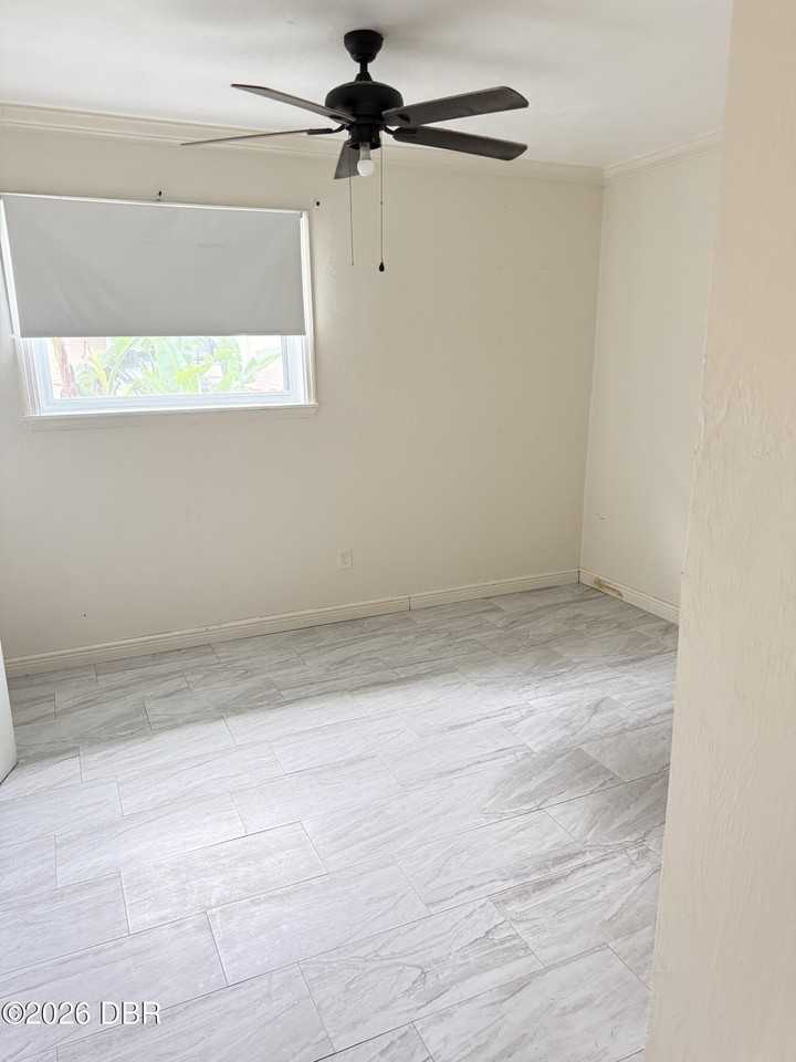 552 S Caroline St - Photo 3 of 10