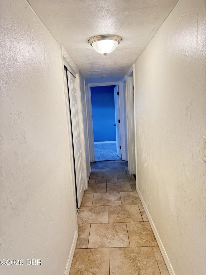 552 S Caroline St - Photo 6 of 10