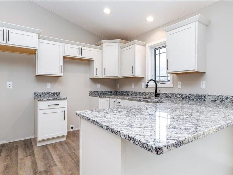 405 N Blake Ave - Photo 2 of 17