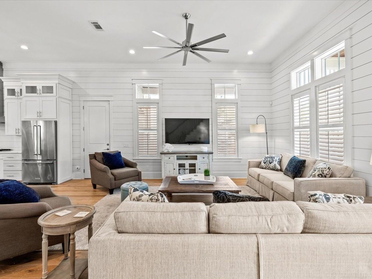 237 Cabana Trl - Photo 4 of 50