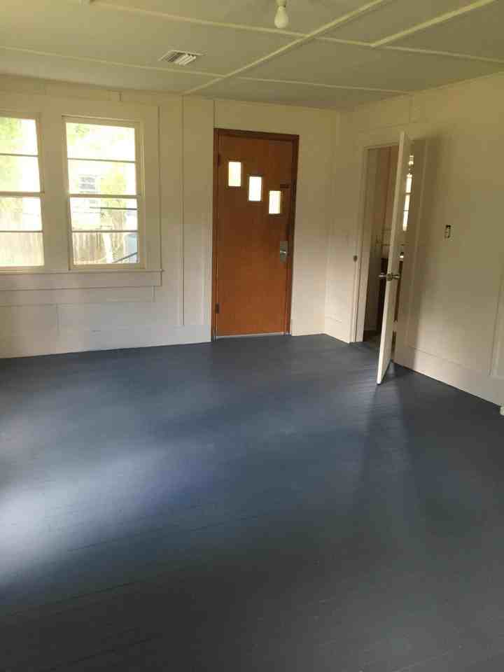 211 E Griffith Ave - Photo 4 of 9