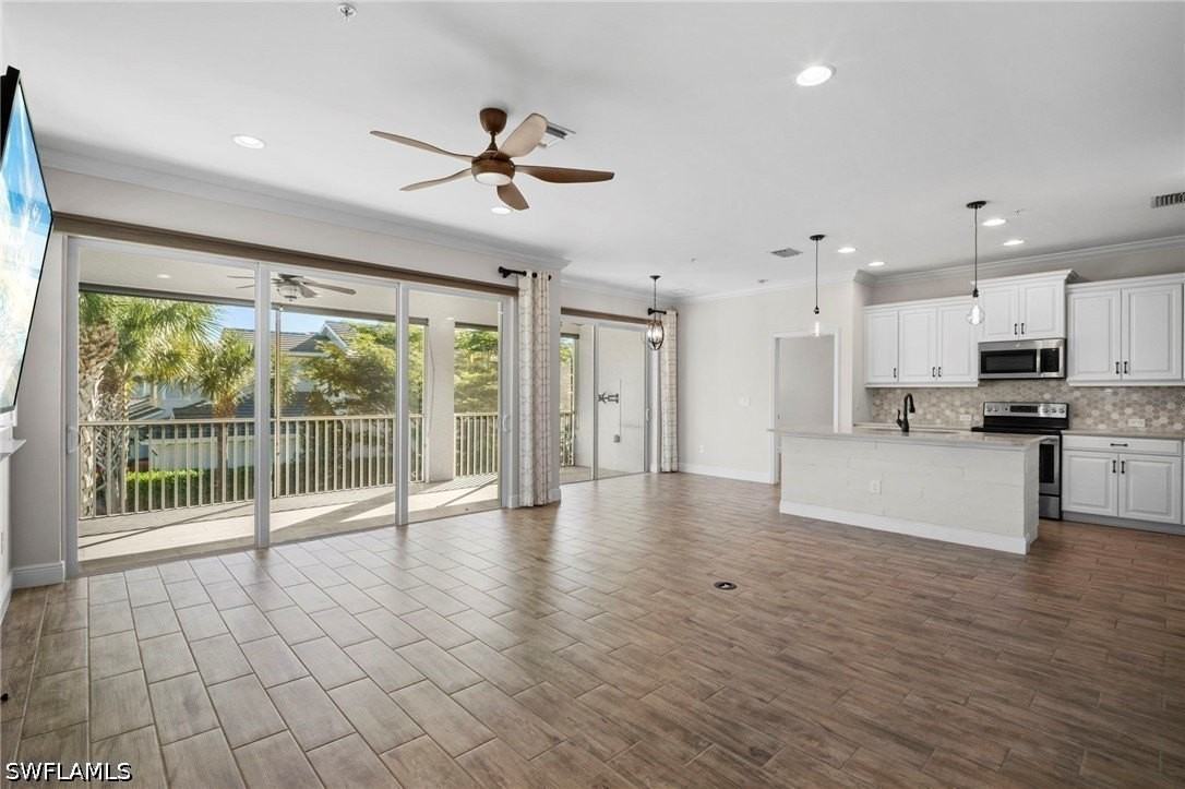 6934 Avalon Cir - Photo 4 of 15