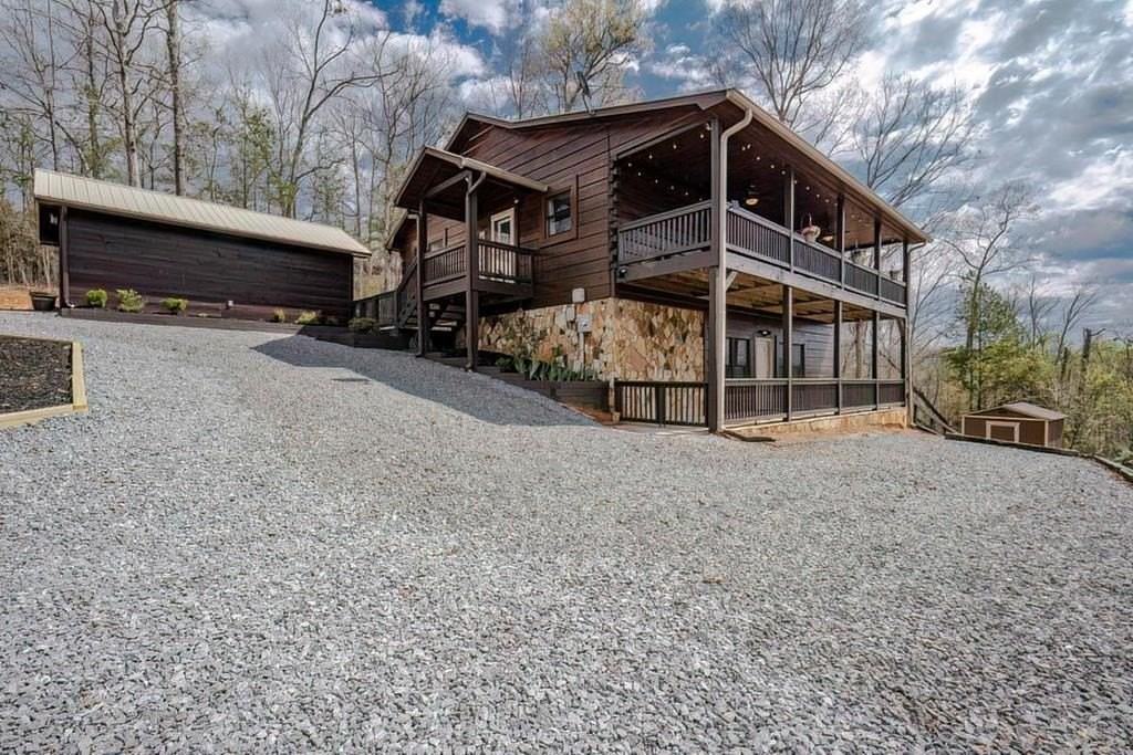 54 Henderson Ln - Photo 2 of 36