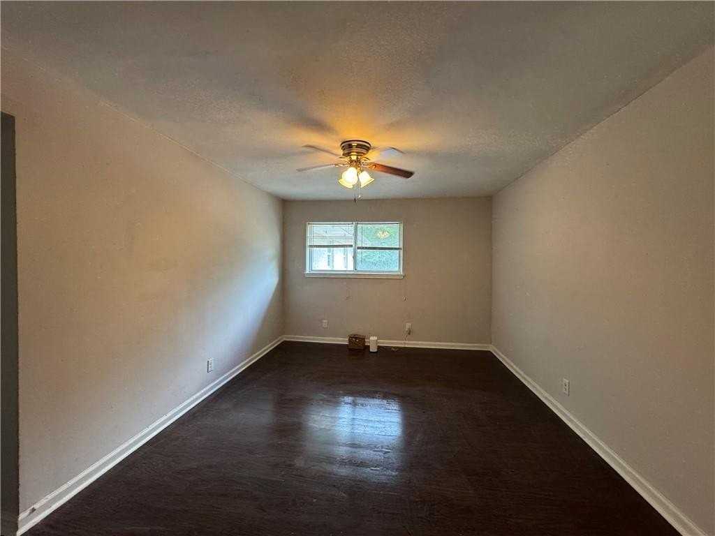2430 Perry Blvd Nw - Photo 5 of 10