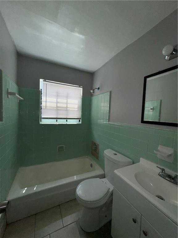 2430 Perry Blvd Nw - Photo 6 of 10