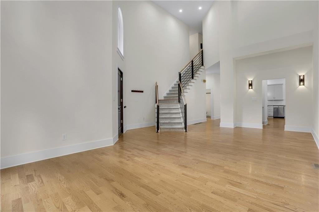3228 Silver Lake Dr Ne - Photo 4 of 50