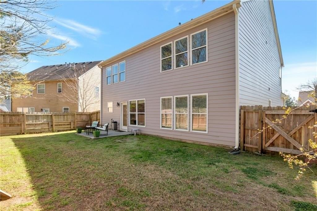 1565 Hedington Cir - Photo 3 of 25