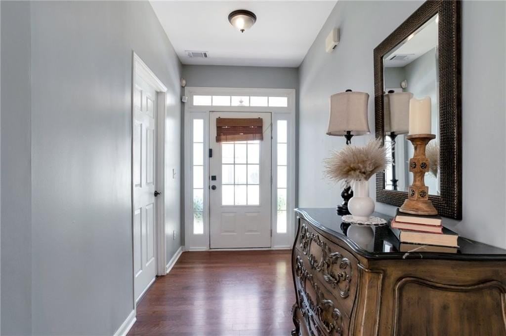 1565 Hedington Cir - Photo 4 of 25