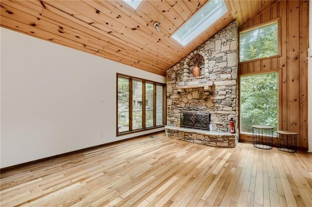 570 Idlewood Dr - Photo 3 of 31