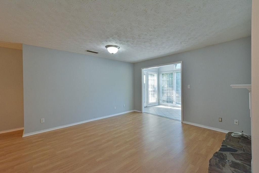 1904 Country Park Dr Se - Photo 4 of 23