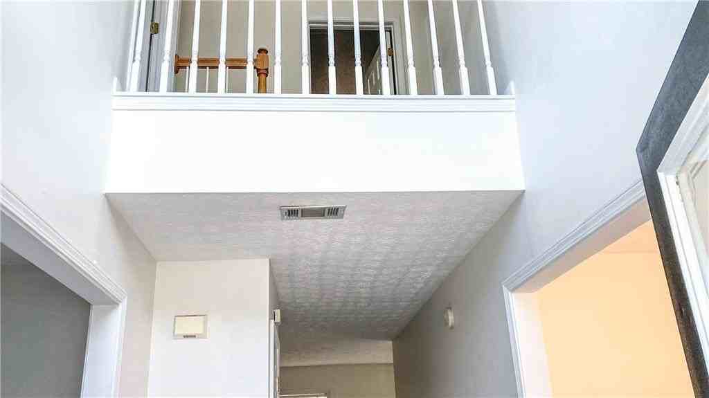 570 Sterling Pointe Ct - Photo 4 of 30