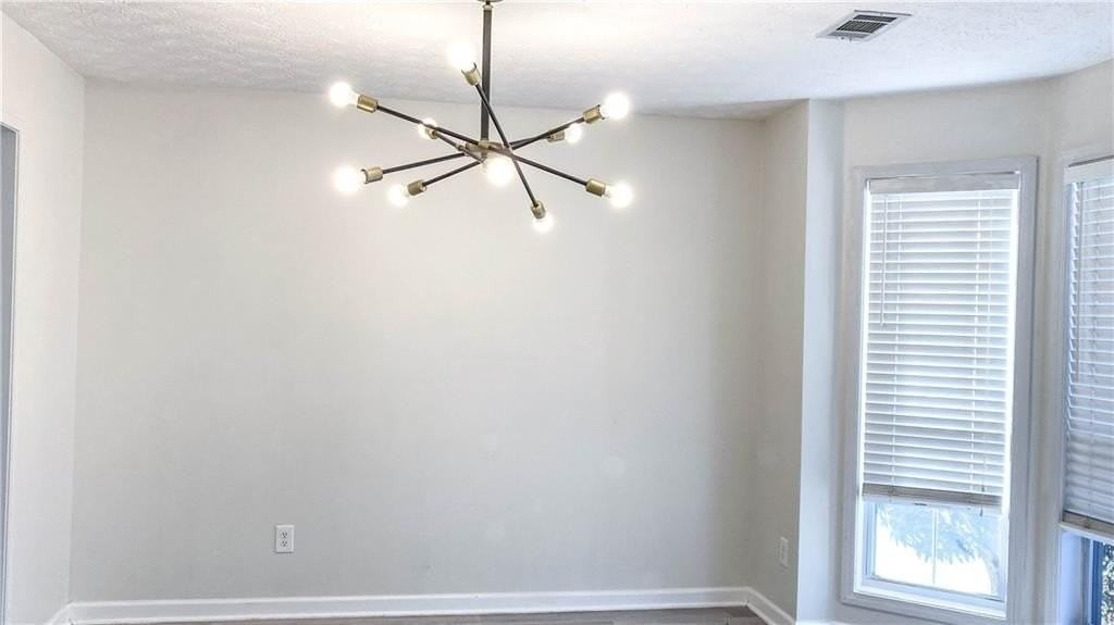 570 Sterling Pointe Ct - Photo 7 of 30