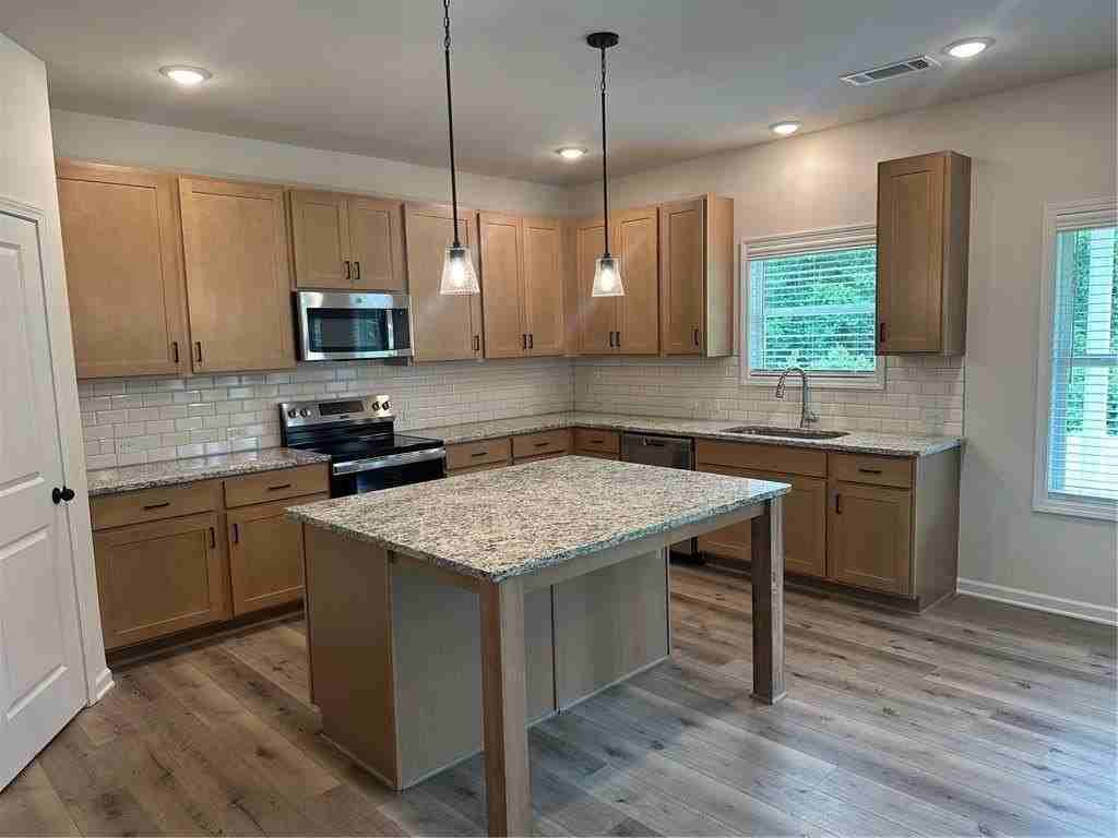 326 Rodeo Dr - Photo 7 of 17