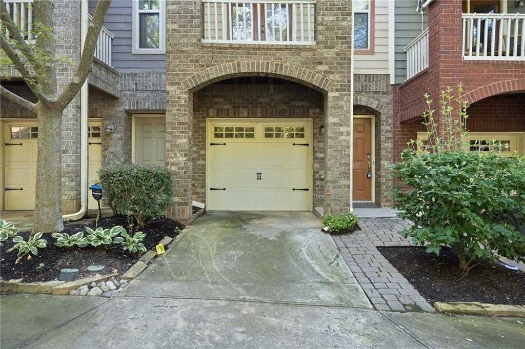 865 Commonwealth Ave Se - Photo 3 of 37