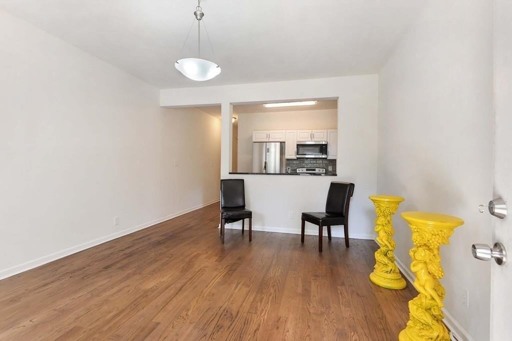 1099 Smith St Sw #B - Photo 3 of 23