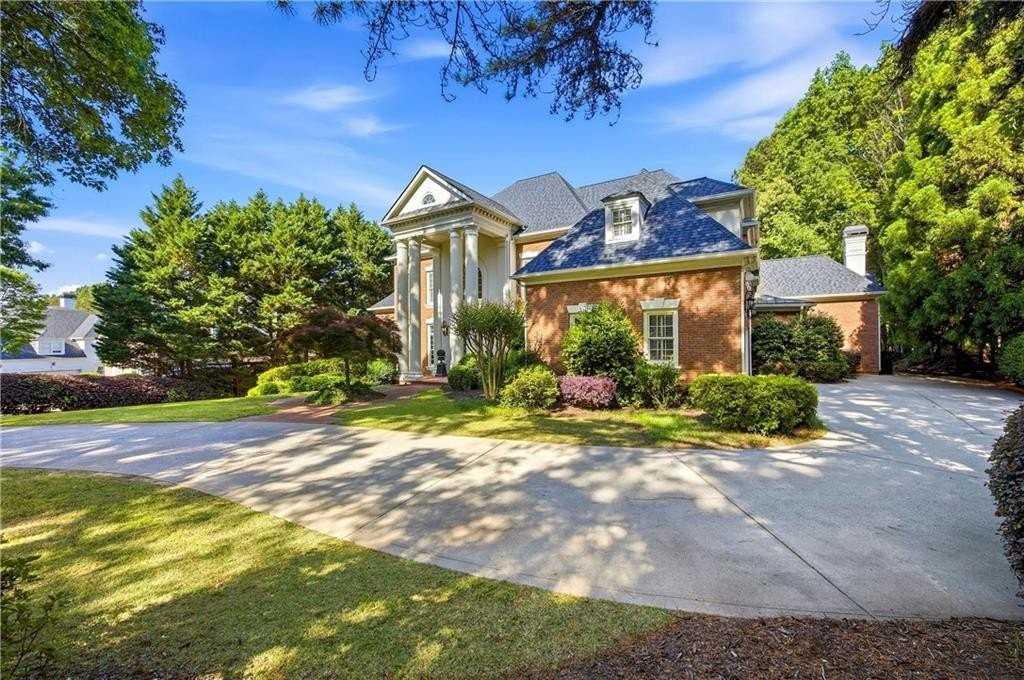 1845 Sugarloaf Club Dr - Photo 3 of 50