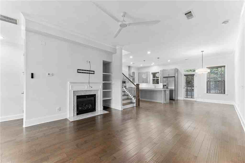 1394 Doublegate Dr Ne - Photo 4 of 50