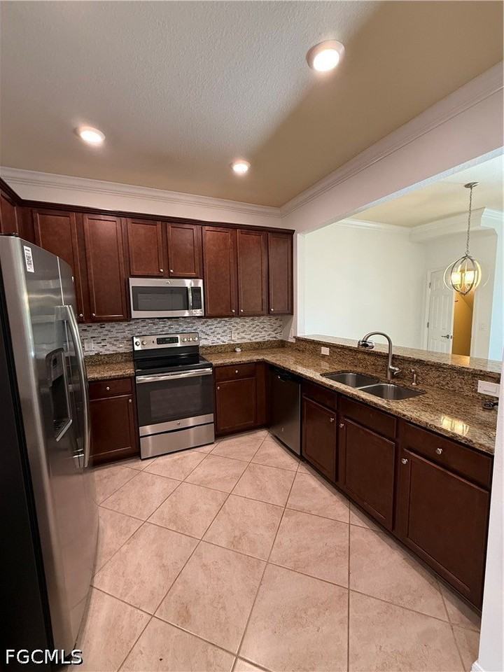 10020 Via Colomba Cir - Photo 4 of 38