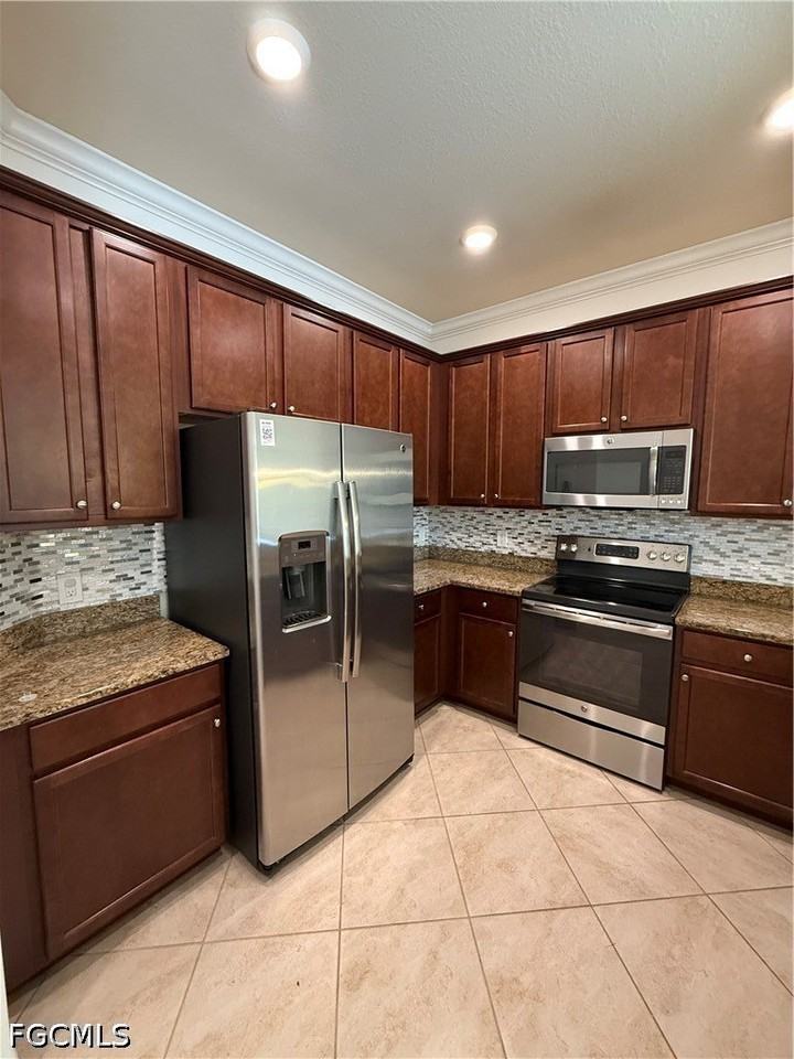 10020 Via Colomba Cir - Photo 5 of 38