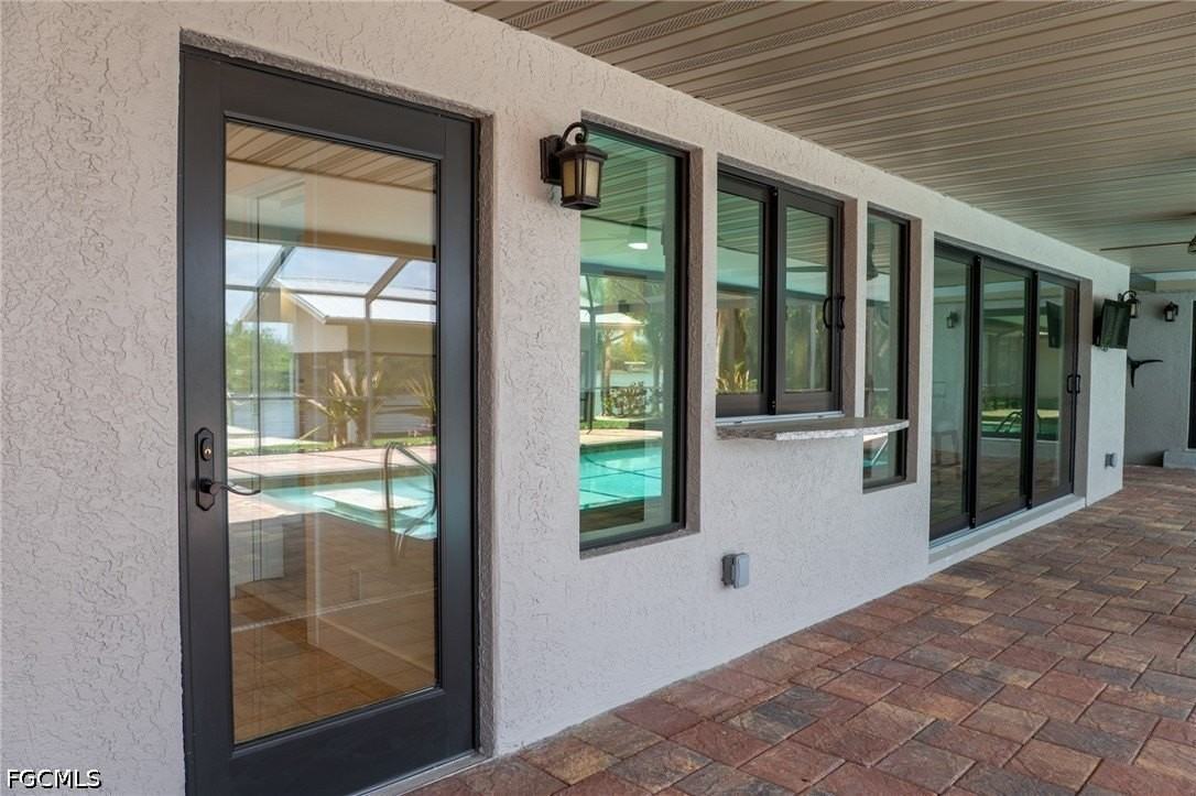 14562 Riverside Dr - Photo 4 of 40