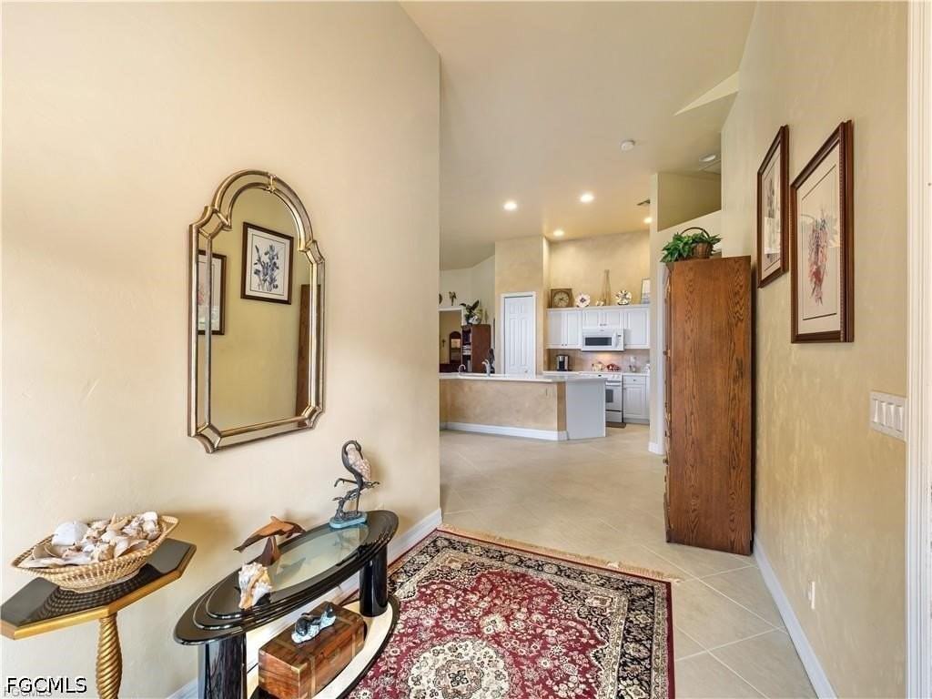 15220 Cape Sable Ln - Photo 4 of 36