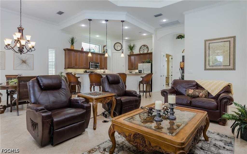 8309 Adelio Ln - Photo 5 of 32