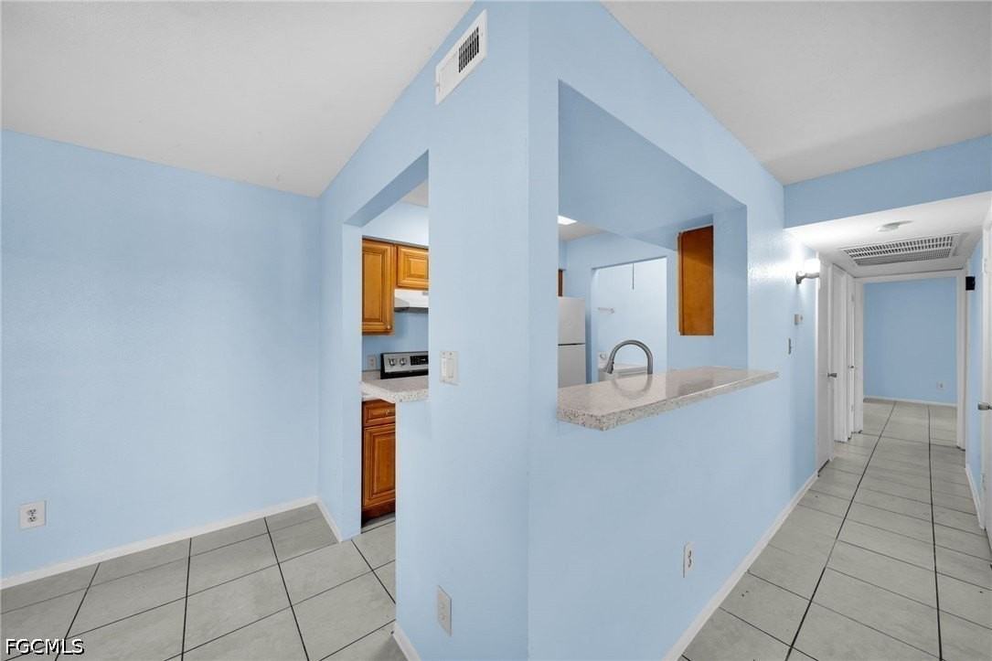 2885 Winkler Ave #612 - Photo 5 of 21